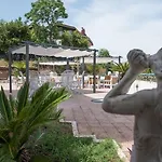 Umberto فندق
