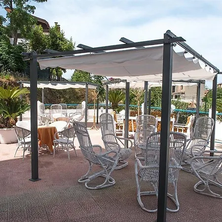 Hotel Umberto 3*